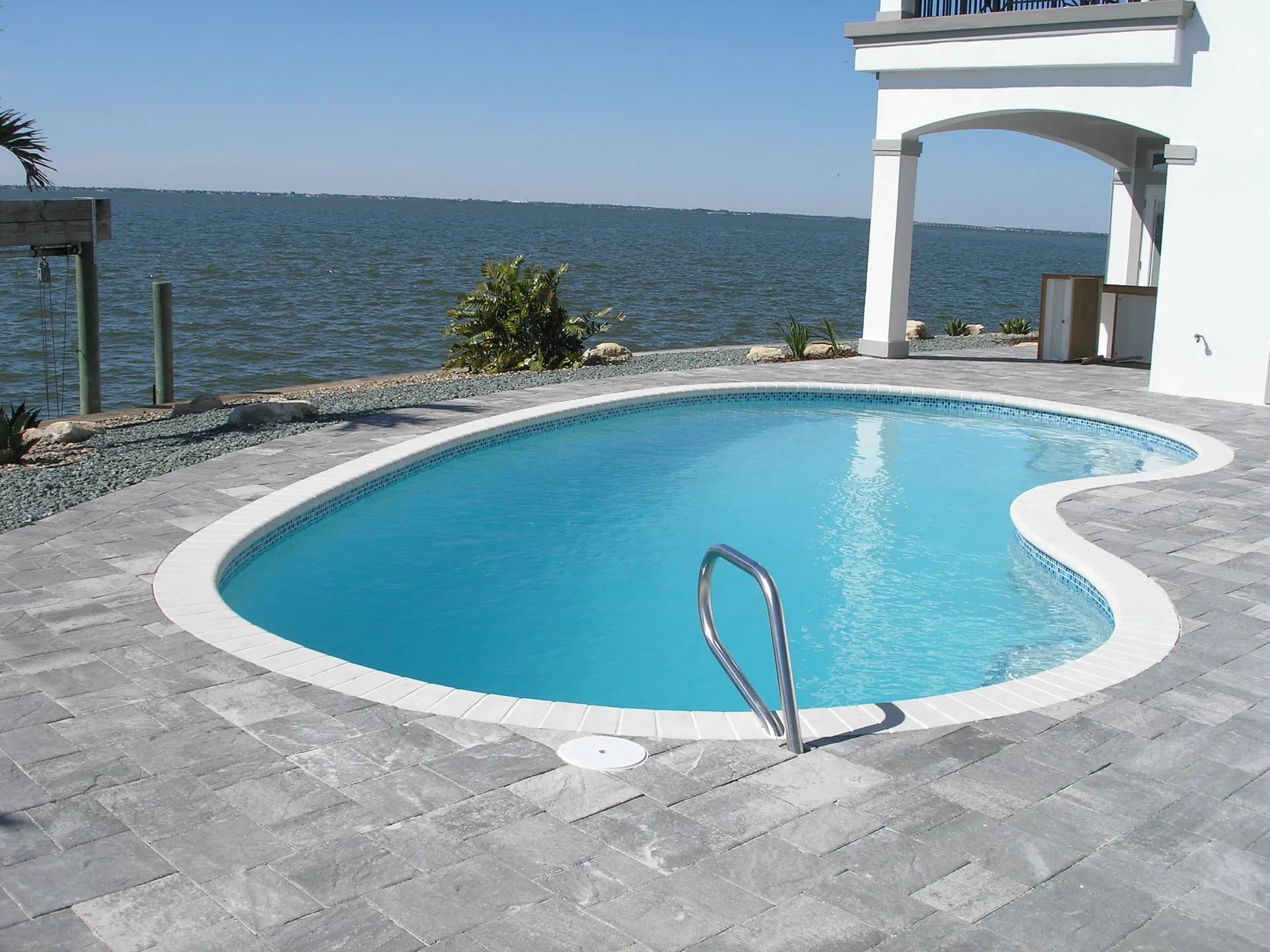 Direct riverfront view