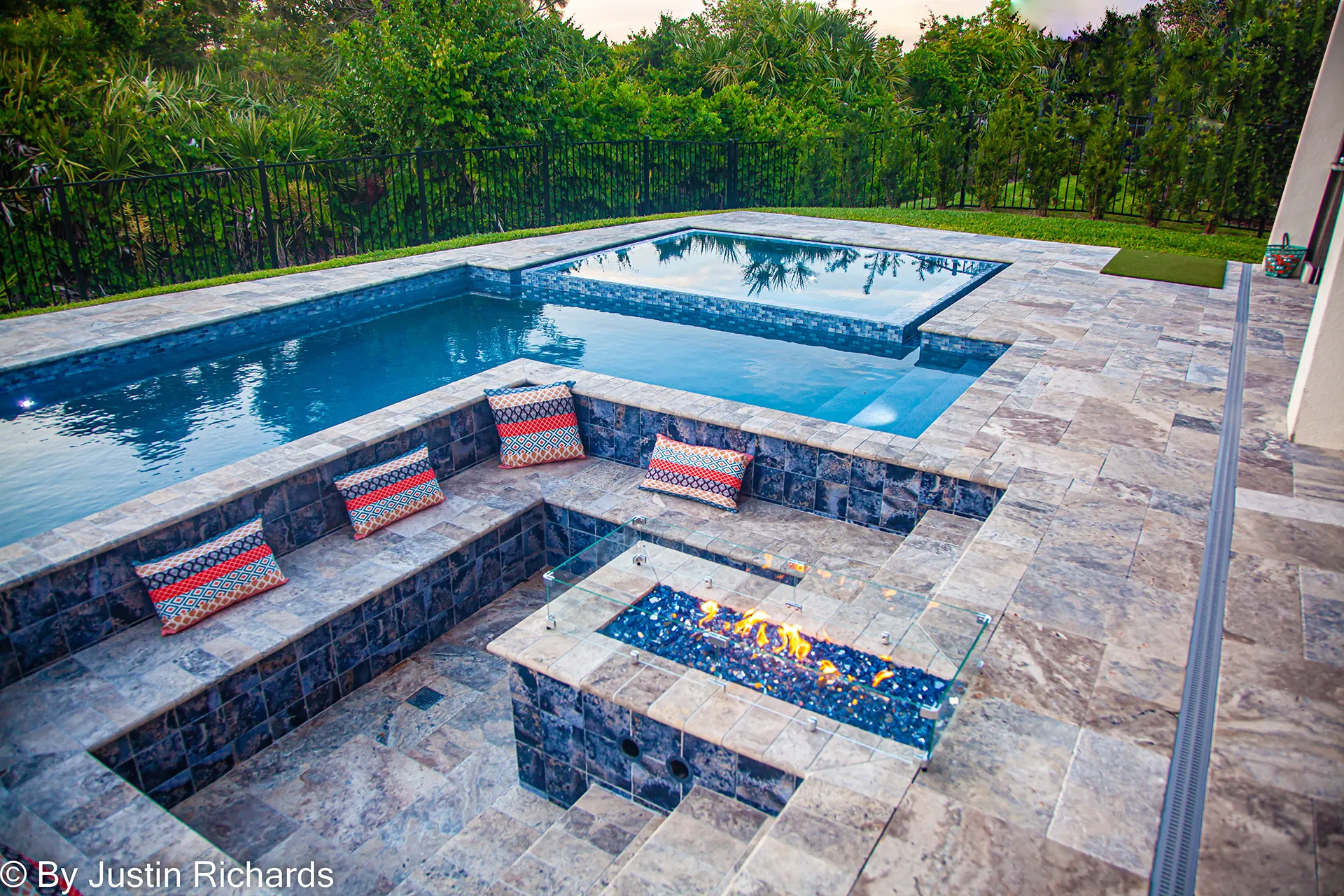 Sunken fire-pit lounge